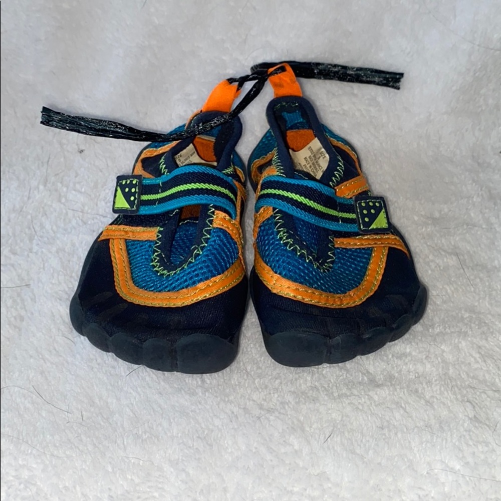 🌟 CHILDREN’s PLACE: Infant Boys- Water shoes- Size 5